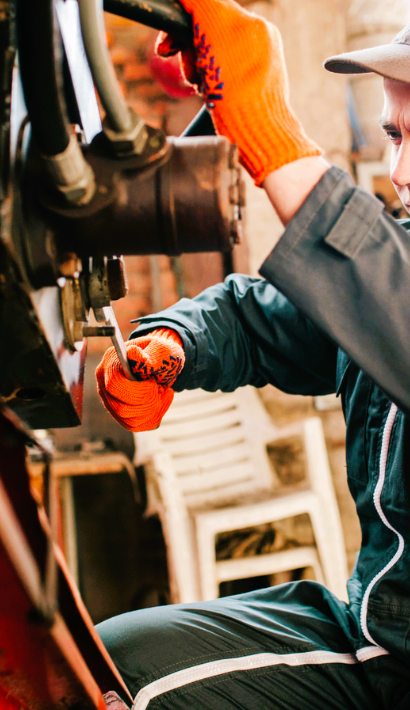 Tractor Mechanic Trade image 1